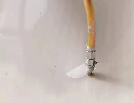 禹会瓷砖空鼓维修公司专业解答在瓷砖铺贴过程中，如果使用的砂料过粗（如全部使用了粗砂），可能会导致以下问题